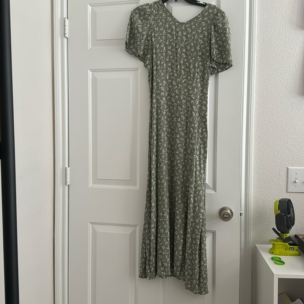 Francesca’s Maxi Floral Open Back Dress With Slit NWT